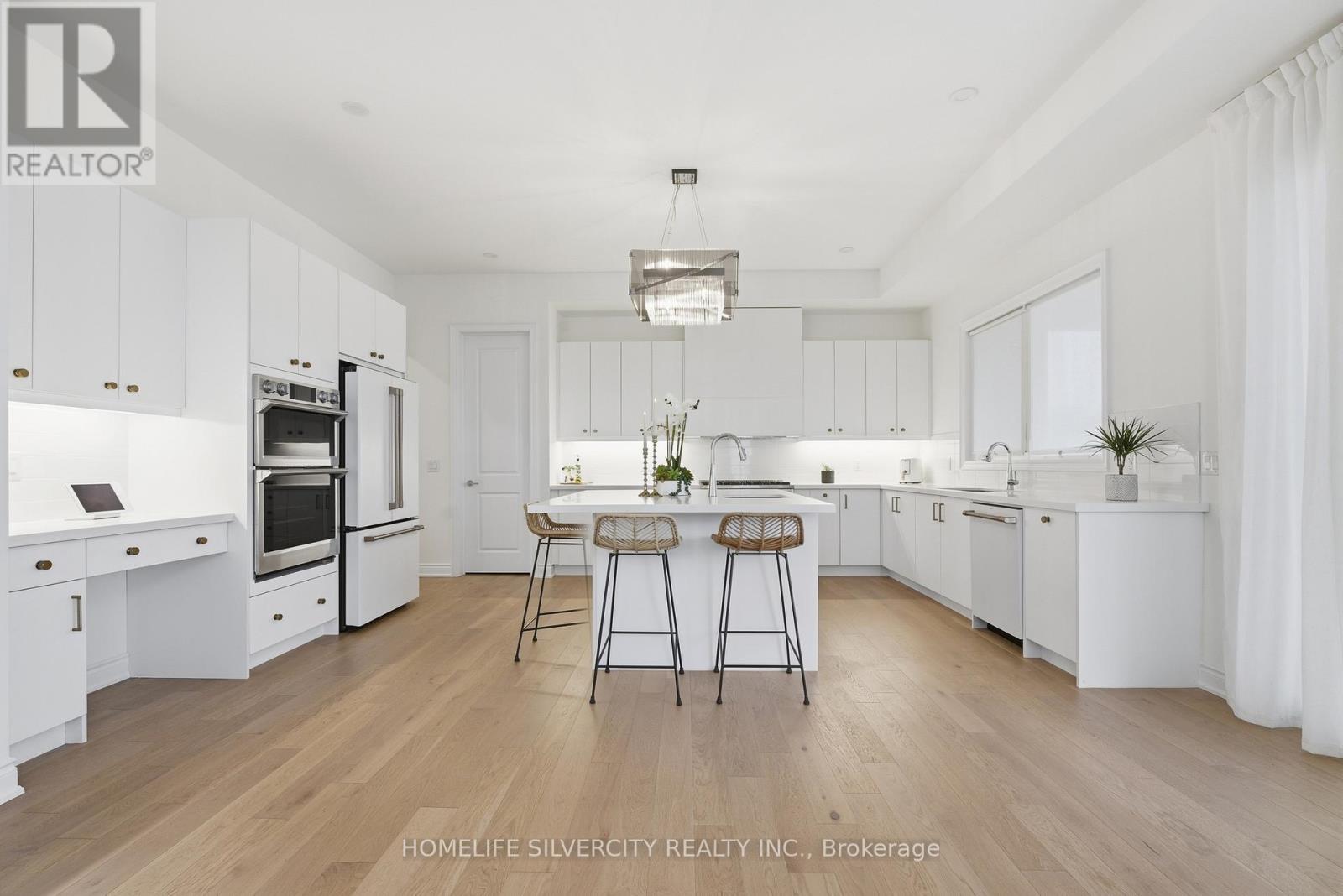 22 Ewing Way, Amaranth, ON - Indoor Photo Showing Kitchen