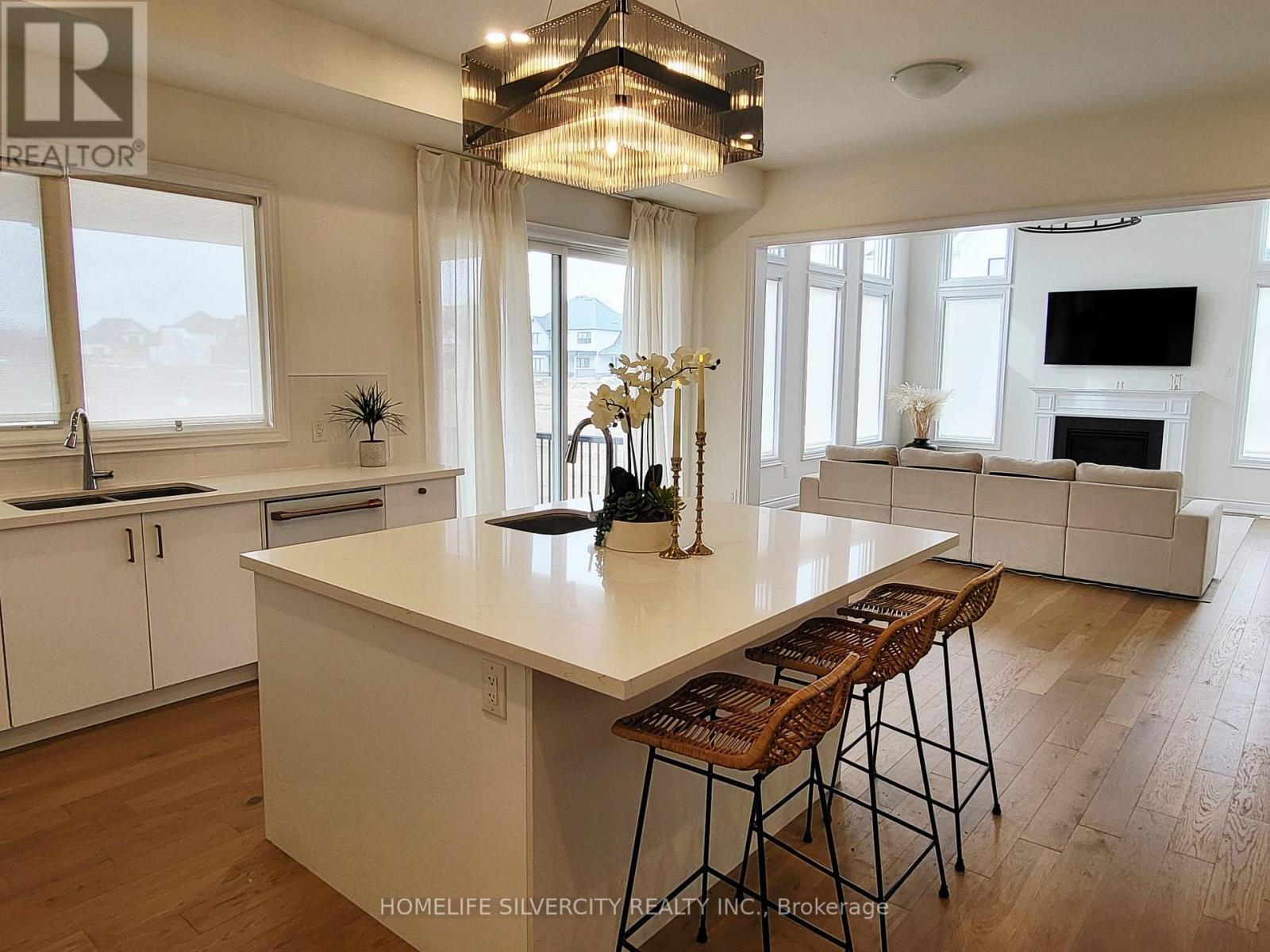 22 Ewing Way, Amaranth, ON - Indoor Photo Showing Other Room With Fireplace