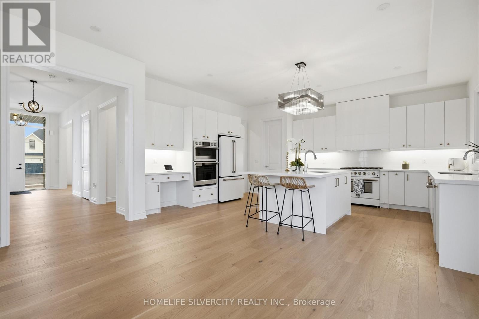 22 Ewing Way, Amaranth, ON - Indoor Photo Showing Kitchen