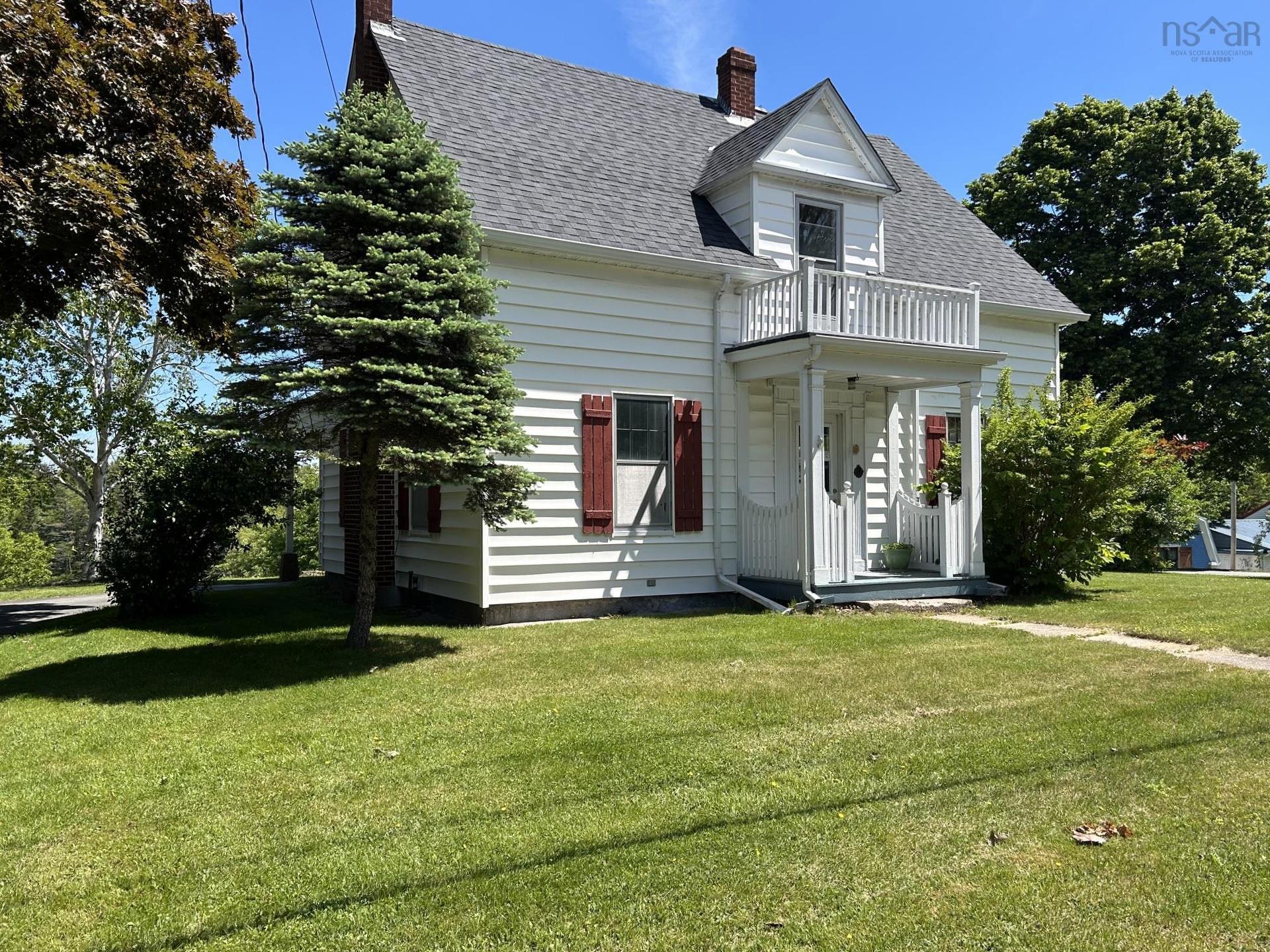 5226 Highway 3, Chester Basin, NS