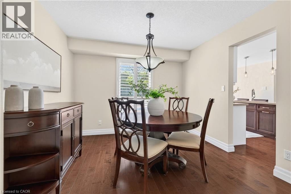 108 Old Forest Crescent, Kitchener, ON - Indoor Photo Showing Dining Room