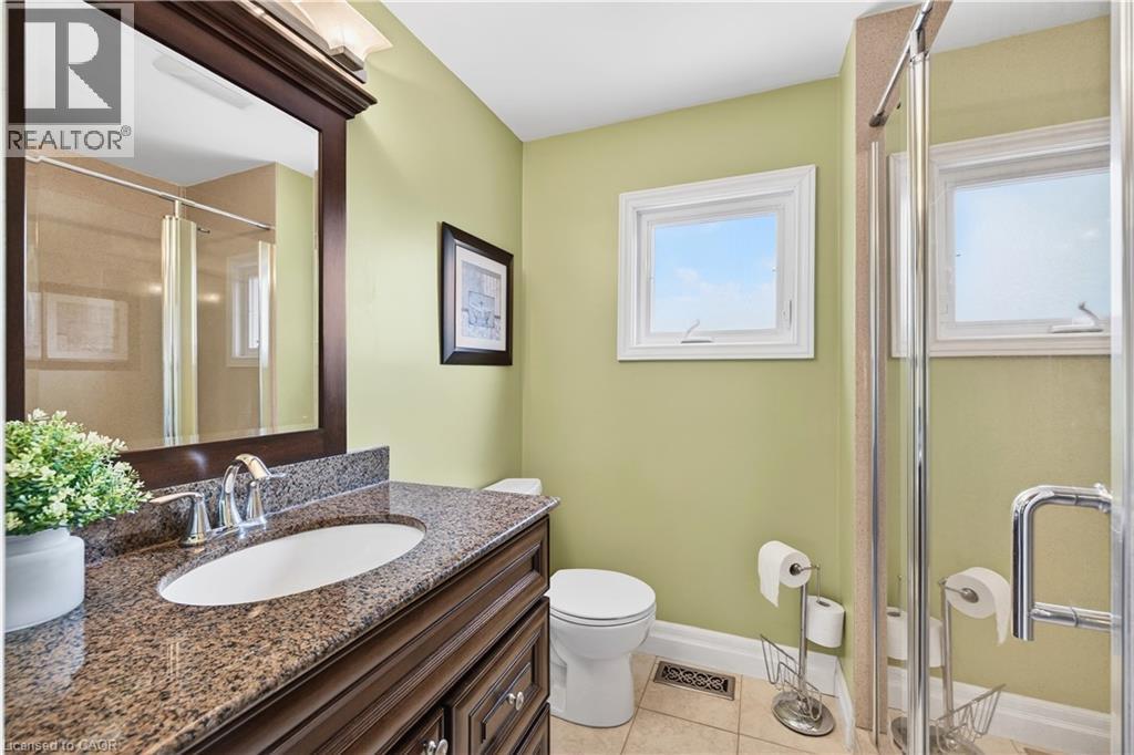 108 Old Forest Crescent, Kitchener, ON - Indoor Photo Showing Bathroom