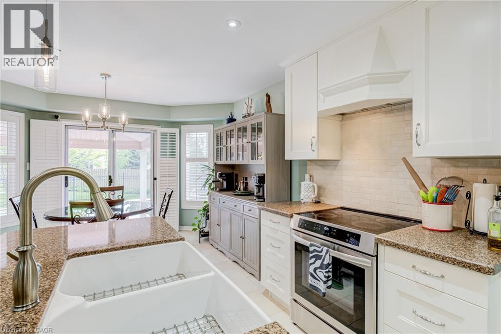82 Vansickle Road, St. Catharines, ON - Indoor Photo Showing Kitchen