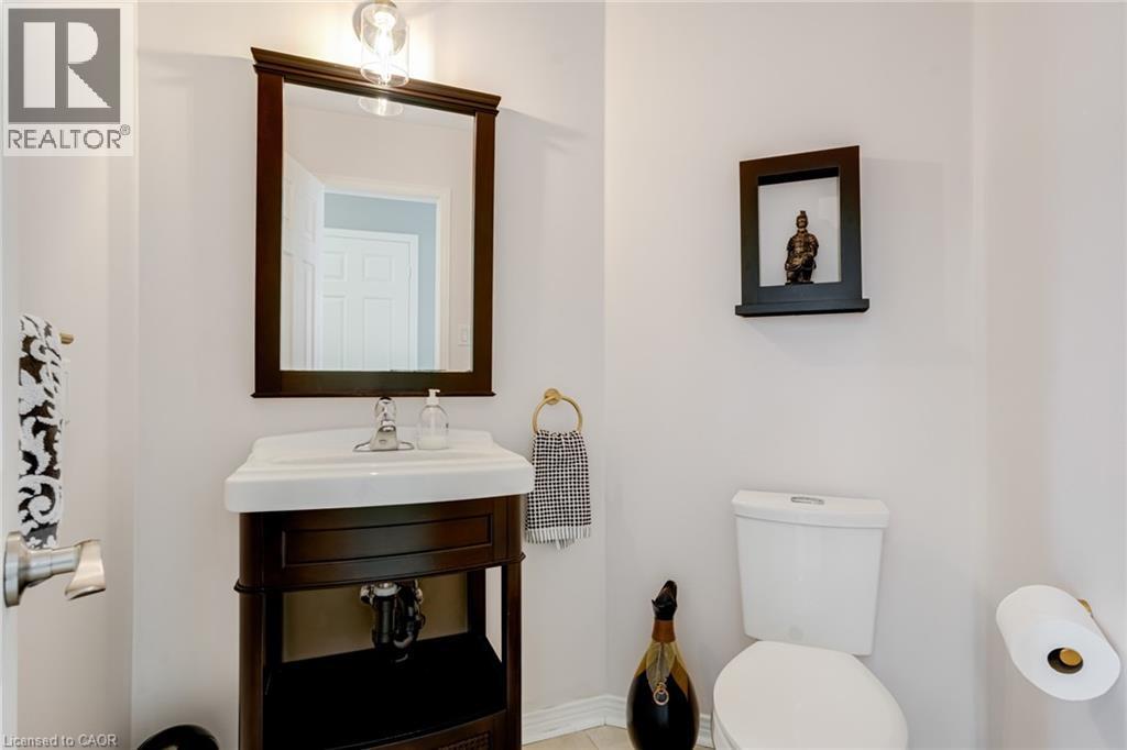 82 Vansickle Road, St. Catharines, ON - Indoor Photo Showing Bathroom
