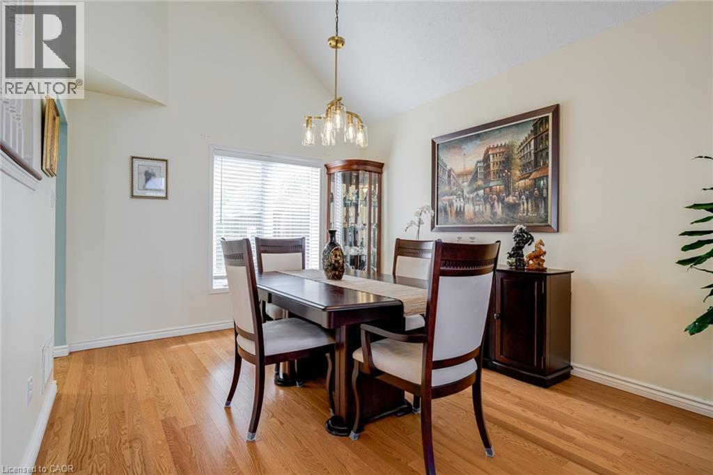82 Vansickle Road, St. Catharines, ON - Indoor Photo Showing Dining Room