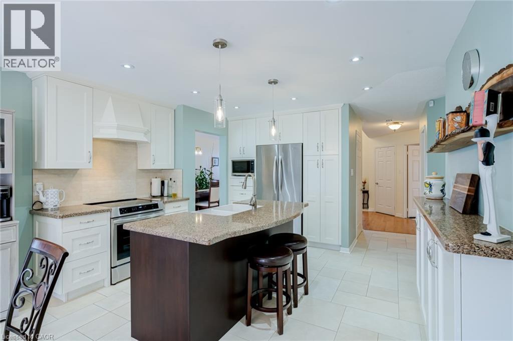 82 Vansickle Road, St. Catharines, ON - Indoor Photo Showing Kitchen With Upgraded Kitchen