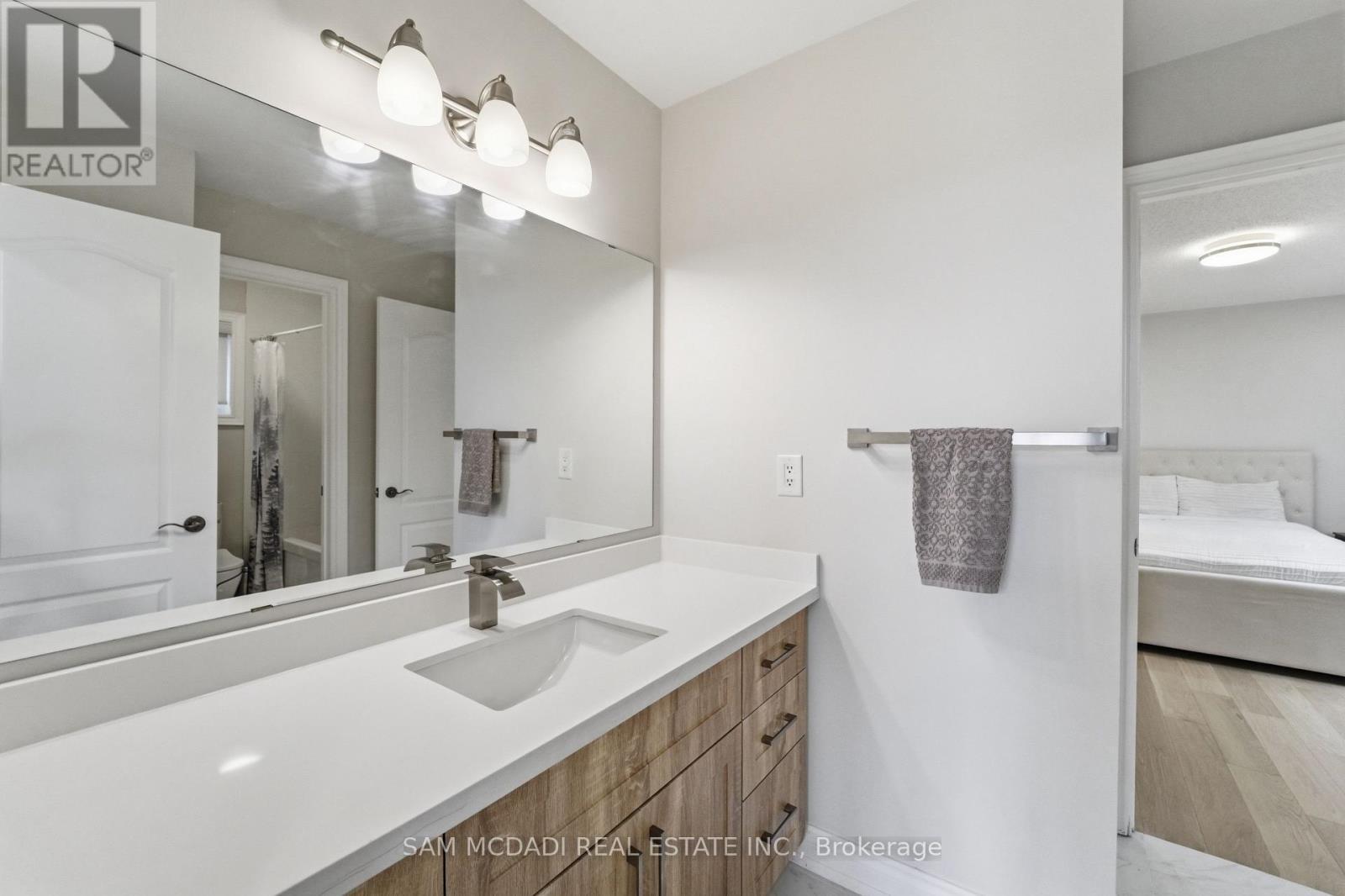 3259 Alpaca Avenue, Mississauga, ON - Indoor Photo Showing Bathroom