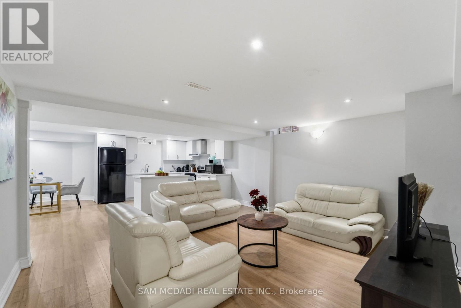 3259 Alpaca Avenue, Mississauga, ON - Indoor Photo Showing Living Room