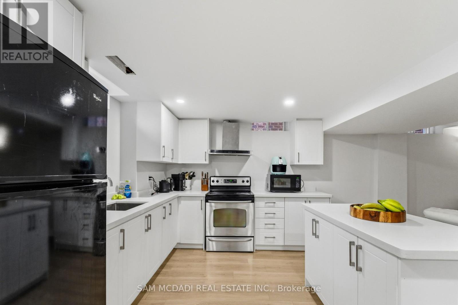 3259 Alpaca Avenue, Mississauga, ON - Indoor Photo Showing Kitchen