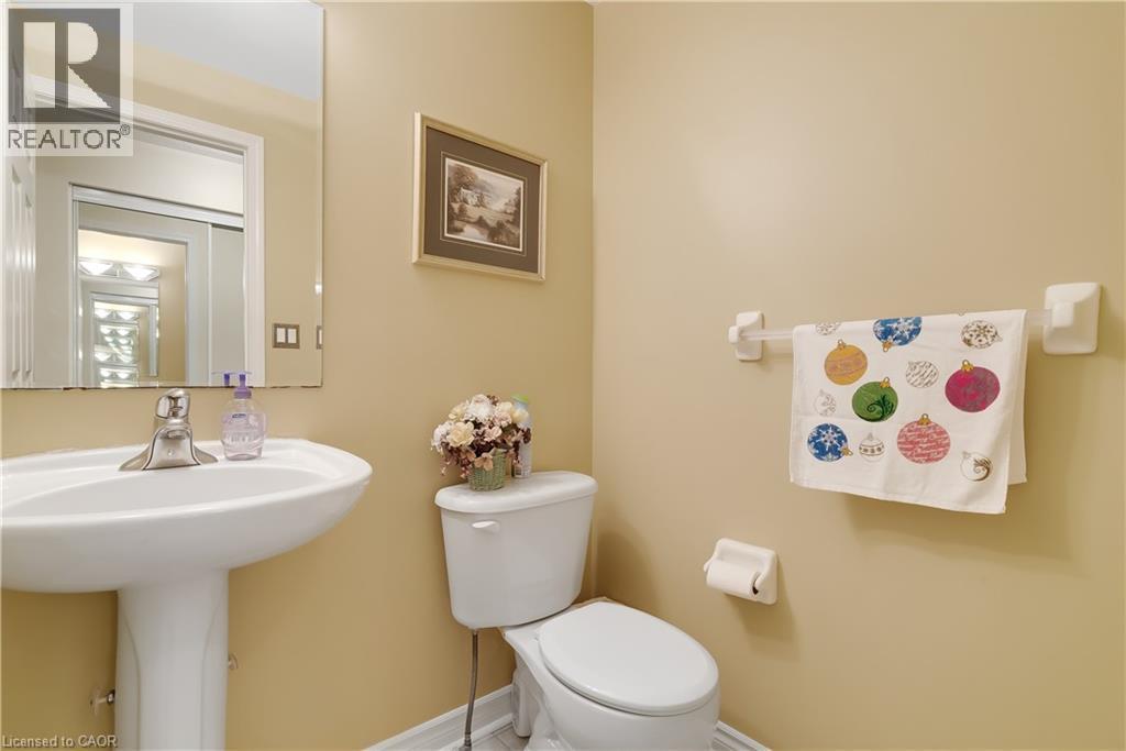 27 Glazebrook Crescent, Cambridge, ON - Indoor Photo Showing Bathroom
