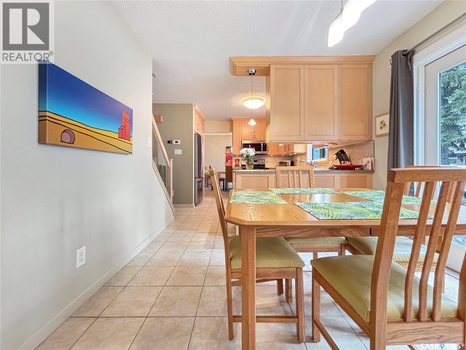 355 Ball Crescent, Saskatoon, SK - Indoor Photo Showing Dining Room