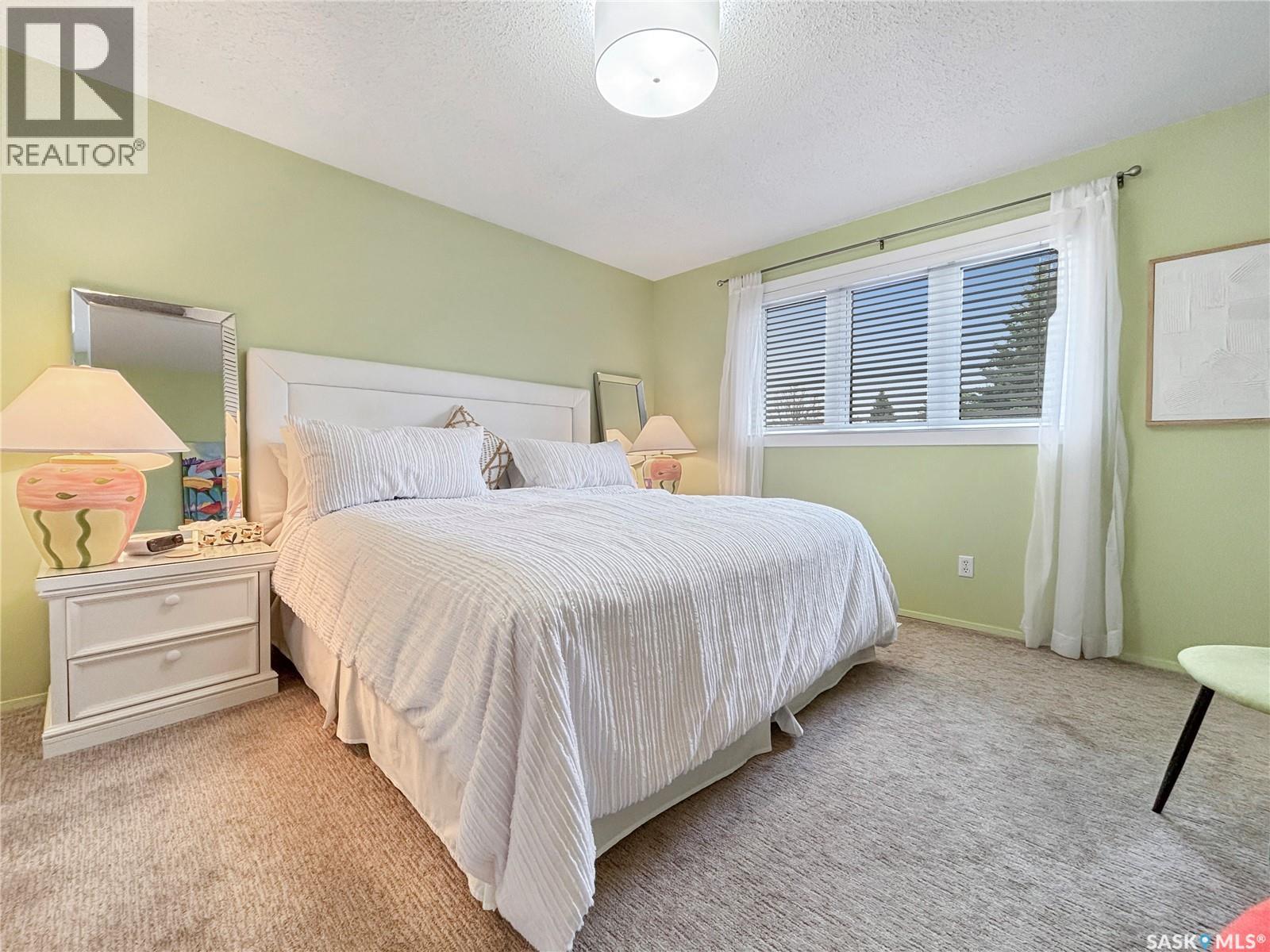 355 Ball Crescent, Saskatoon, SK - Indoor Photo Showing Bedroom