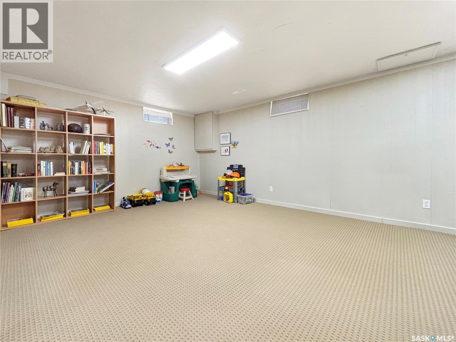 355 Ball Crescent, Saskatoon, SK - Indoor