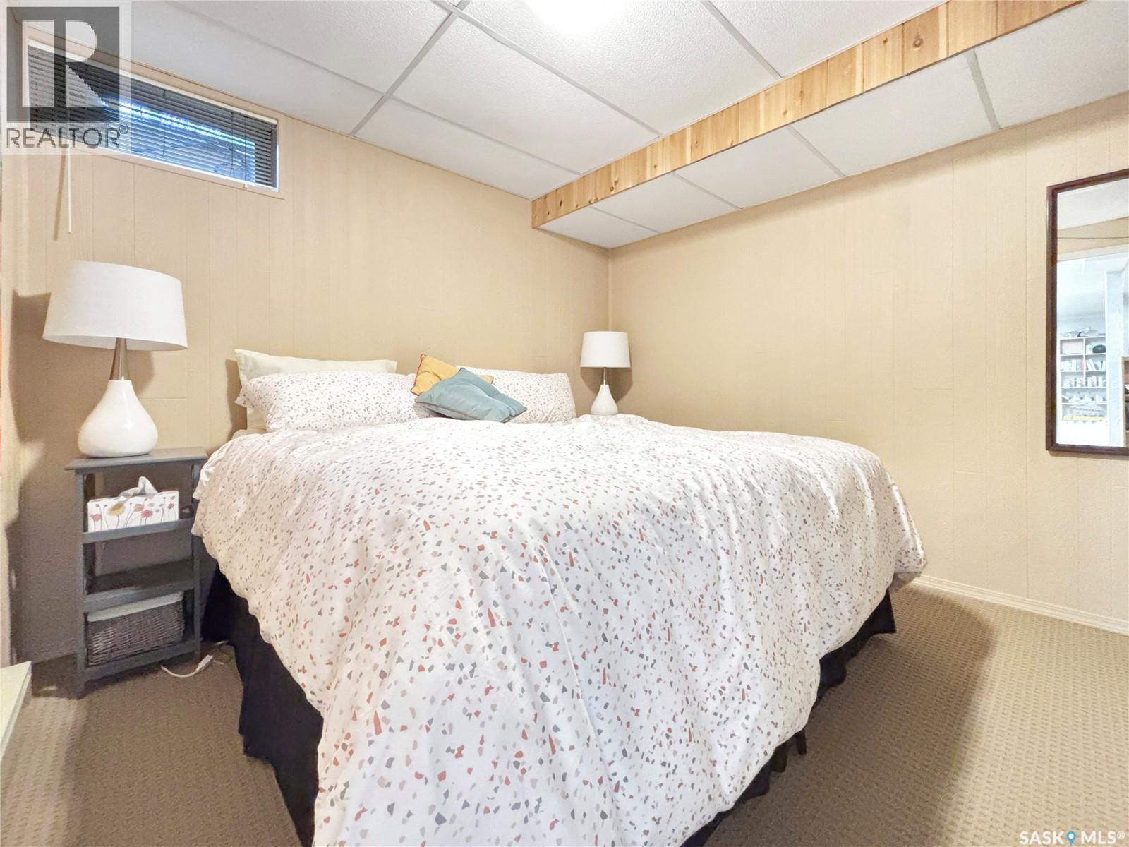 355 Ball Crescent, Saskatoon, SK - Indoor Photo Showing Bedroom