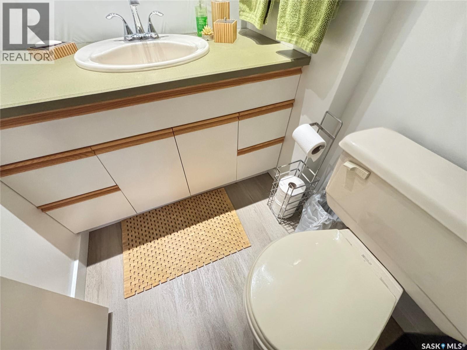 355 Ball Crescent, Saskatoon, SK - Indoor Photo Showing Bathroom