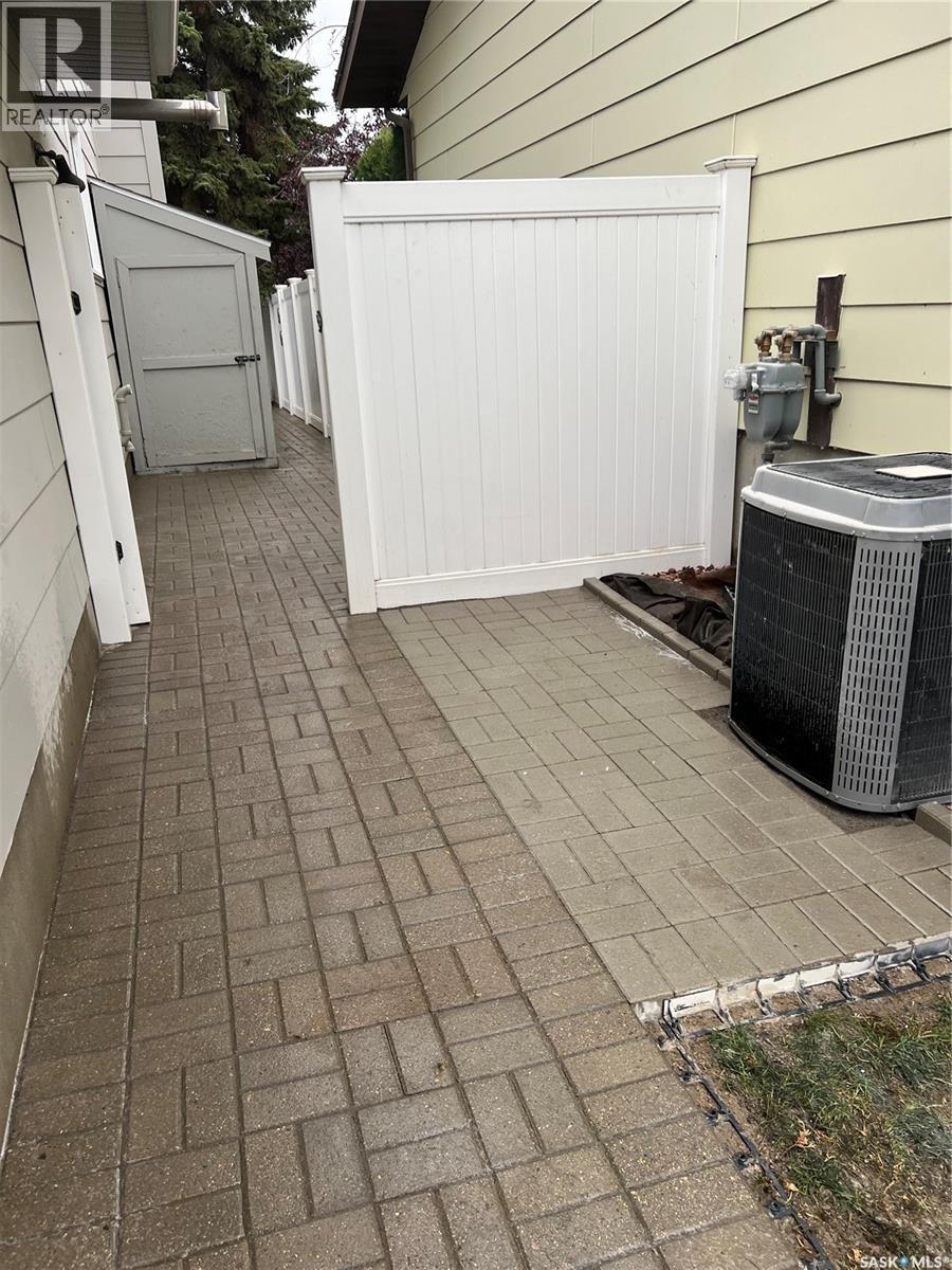 355 Ball Crescent, Saskatoon, SK - Outdoor With Exterior