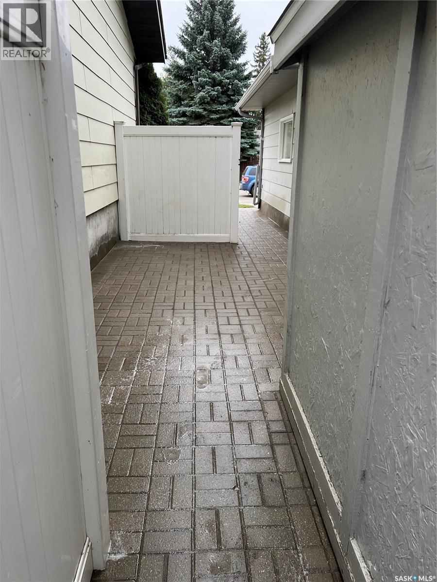 355 Ball Crescent, Saskatoon, SK - Outdoor With Exterior