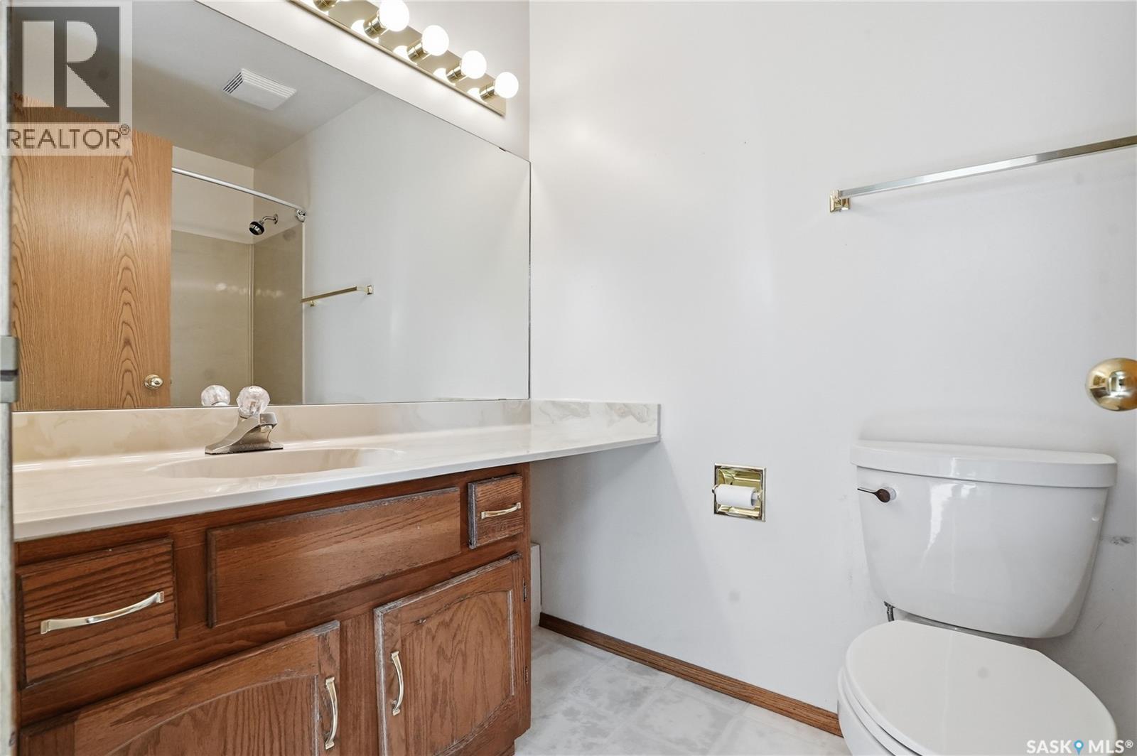 20 455 Pinehouse Drive, Saskatoon, SK - Indoor Photo Showing Bathroom