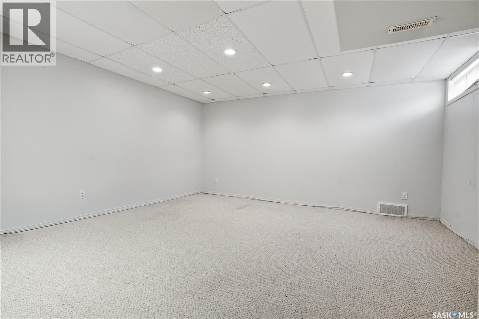 20 455 Pinehouse Drive, Saskatoon, SK - Indoor