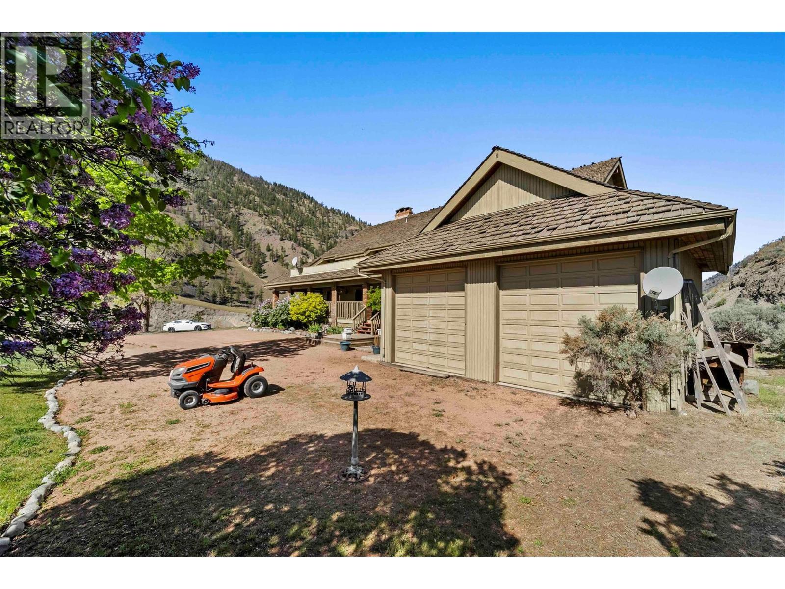 8609 Highway 8, Lytton, BC - Outdoor