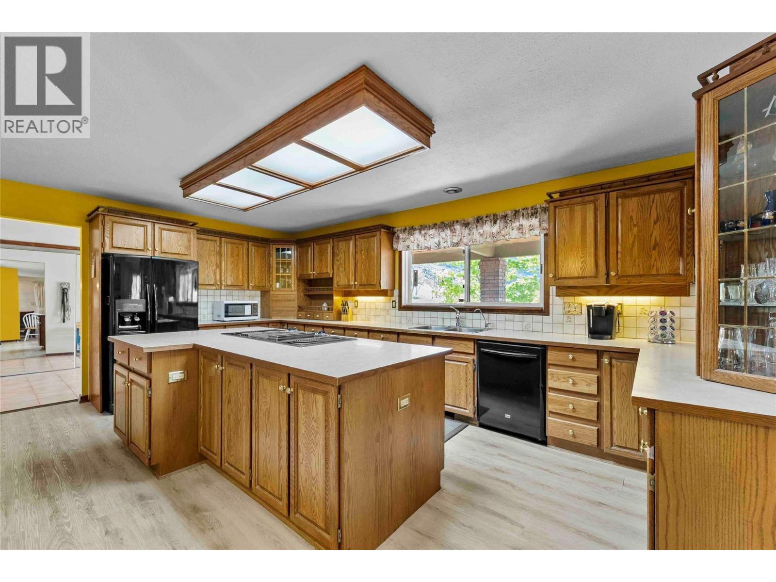 8609 Highway 8, Lytton, BC - Indoor Photo Showing Kitchen