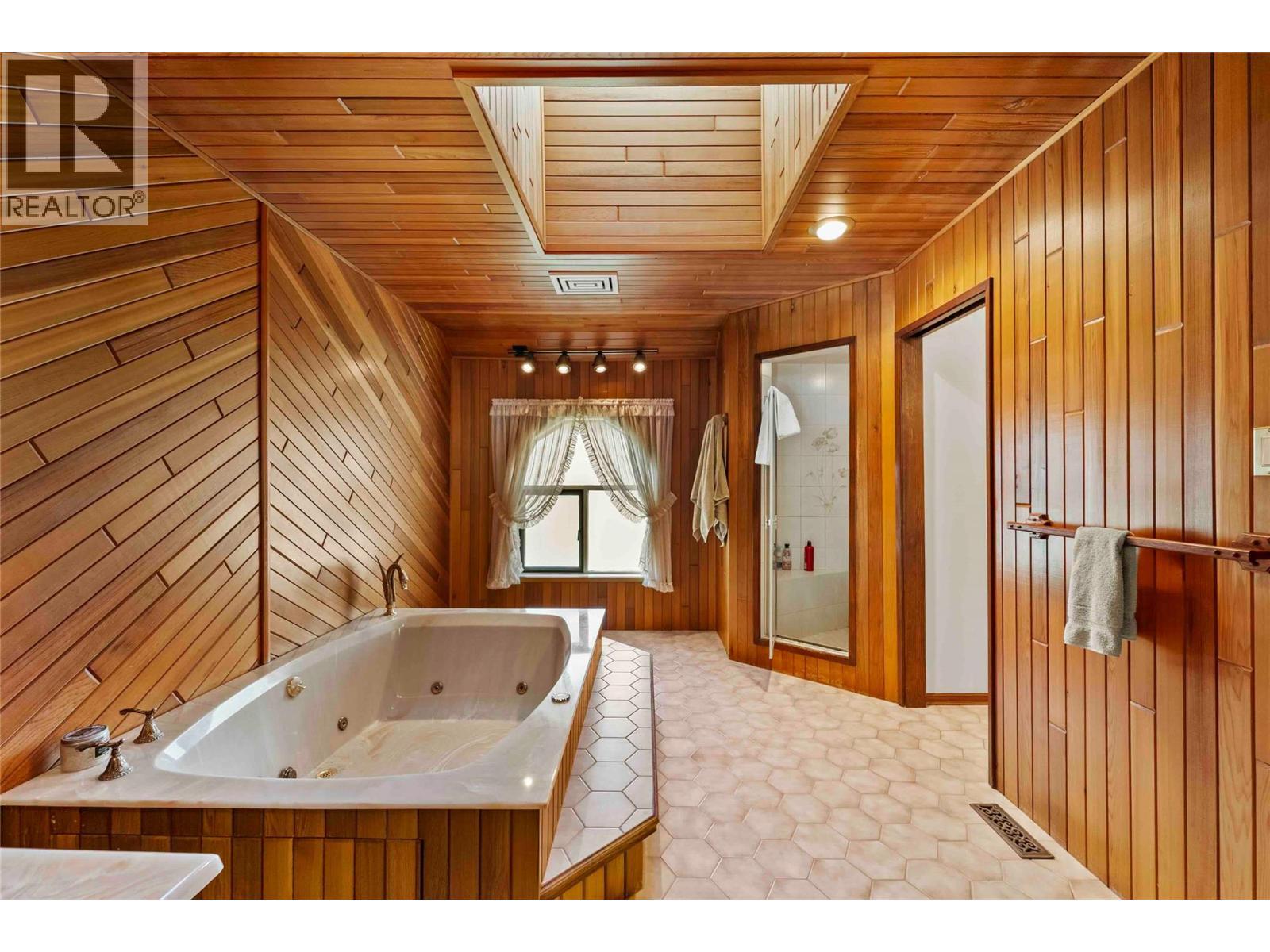 8609 Highway 8, Lytton, BC - Indoor