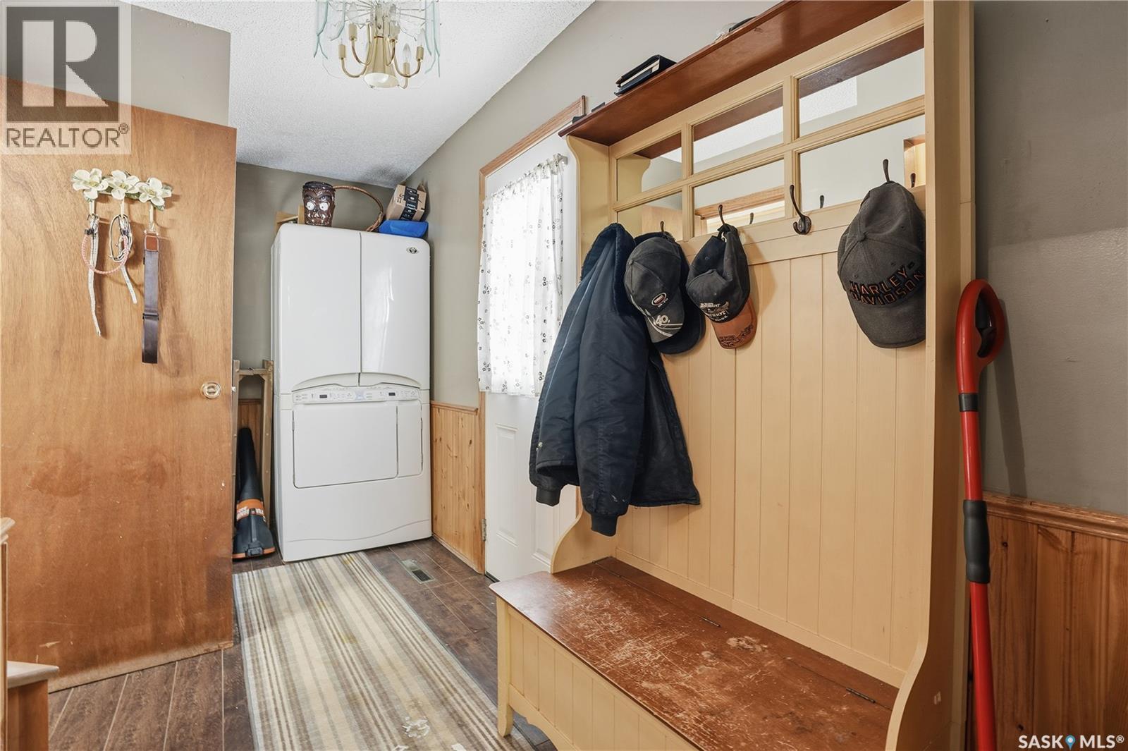 210 Railway Avenue, Mortlach, SK - Indoor Photo Showing Laundry Room