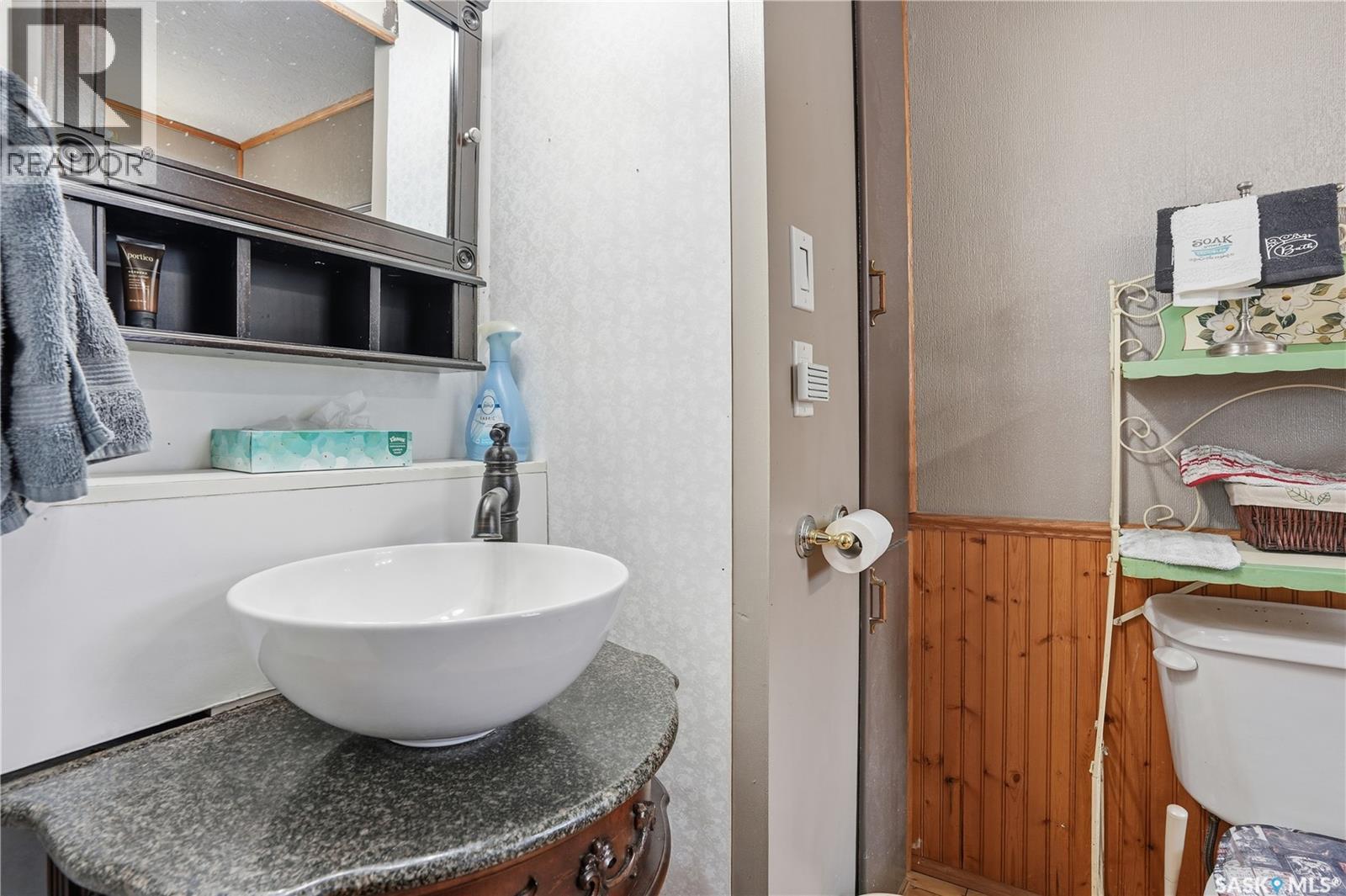 210 Railway Avenue, Mortlach, SK - Indoor Photo Showing Bathroom