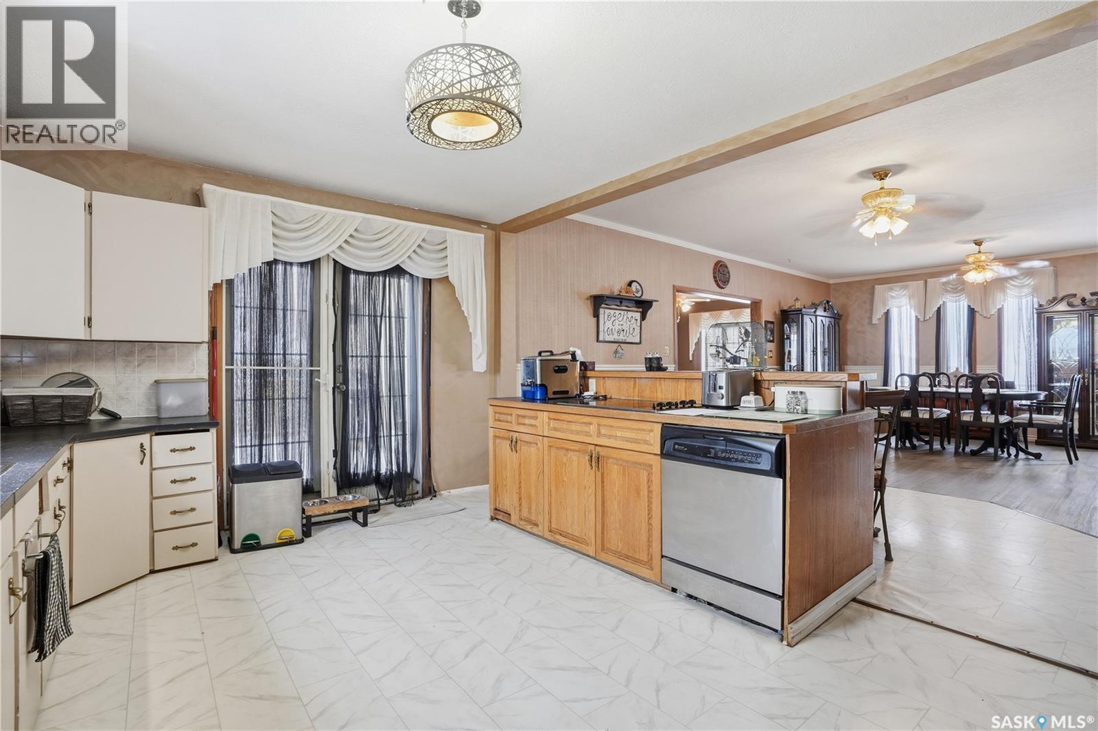 210 Railway Avenue, Mortlach, SK - Indoor Photo Showing Kitchen With Double Sink