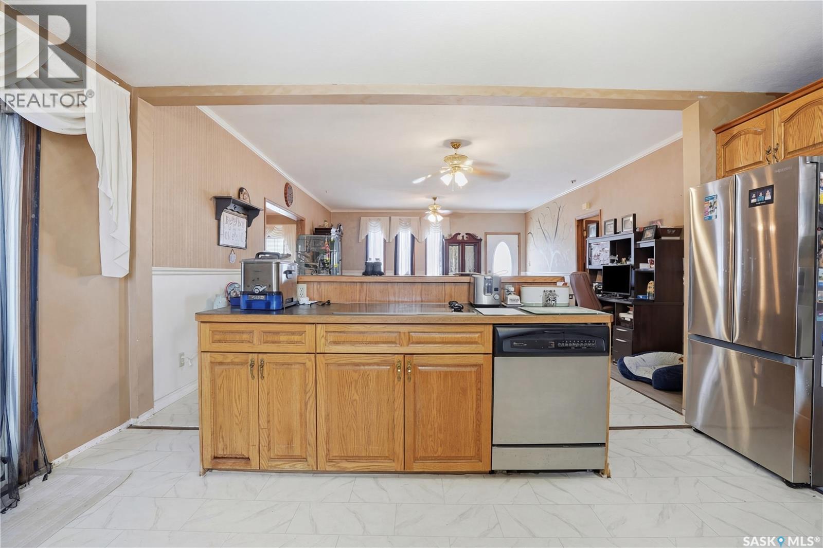 210 Railway Avenue, Mortlach, SK - Indoor Photo Showing Kitchen