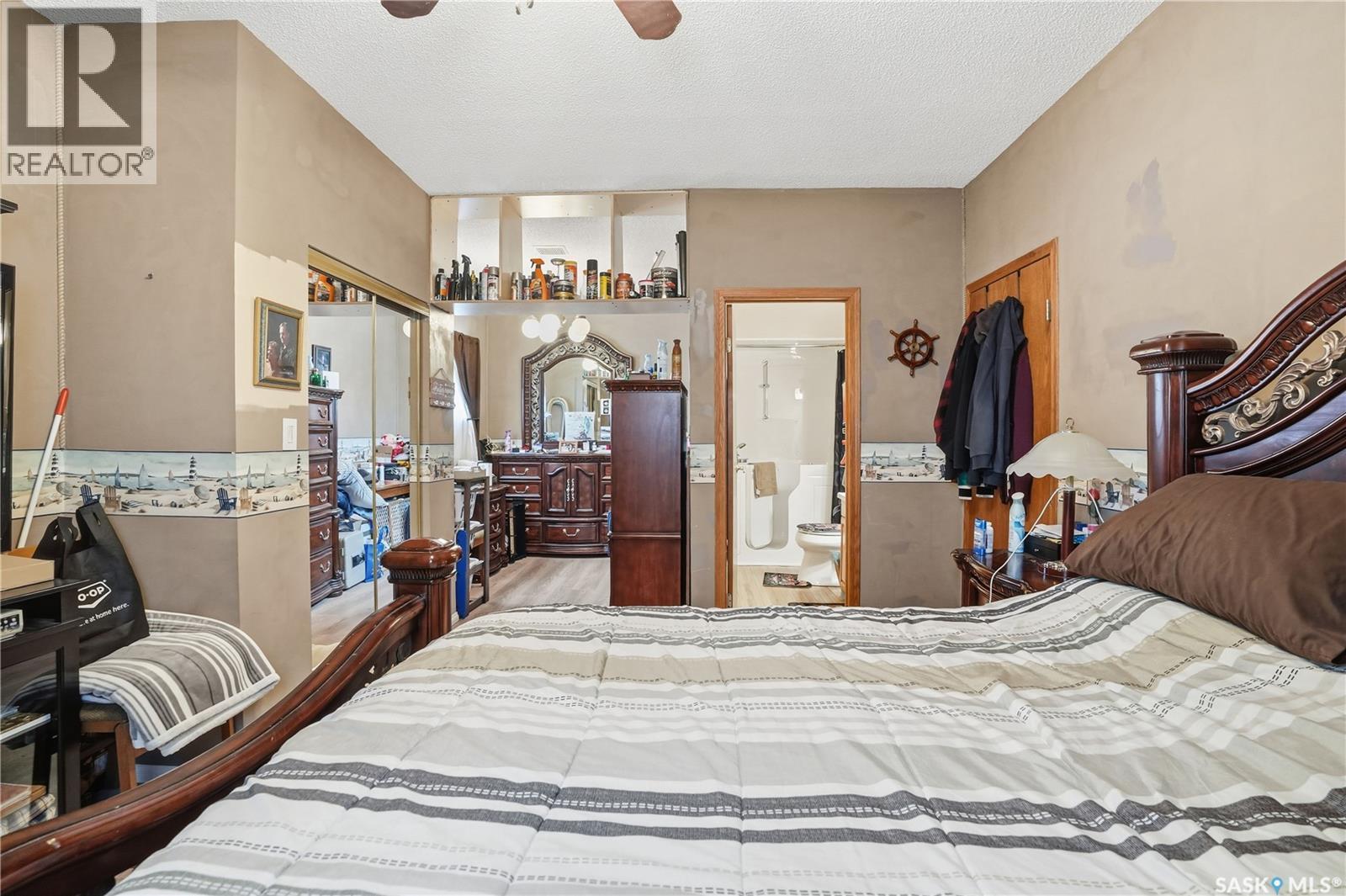 210 Railway Avenue, Mortlach, SK - Indoor Photo Showing Bedroom