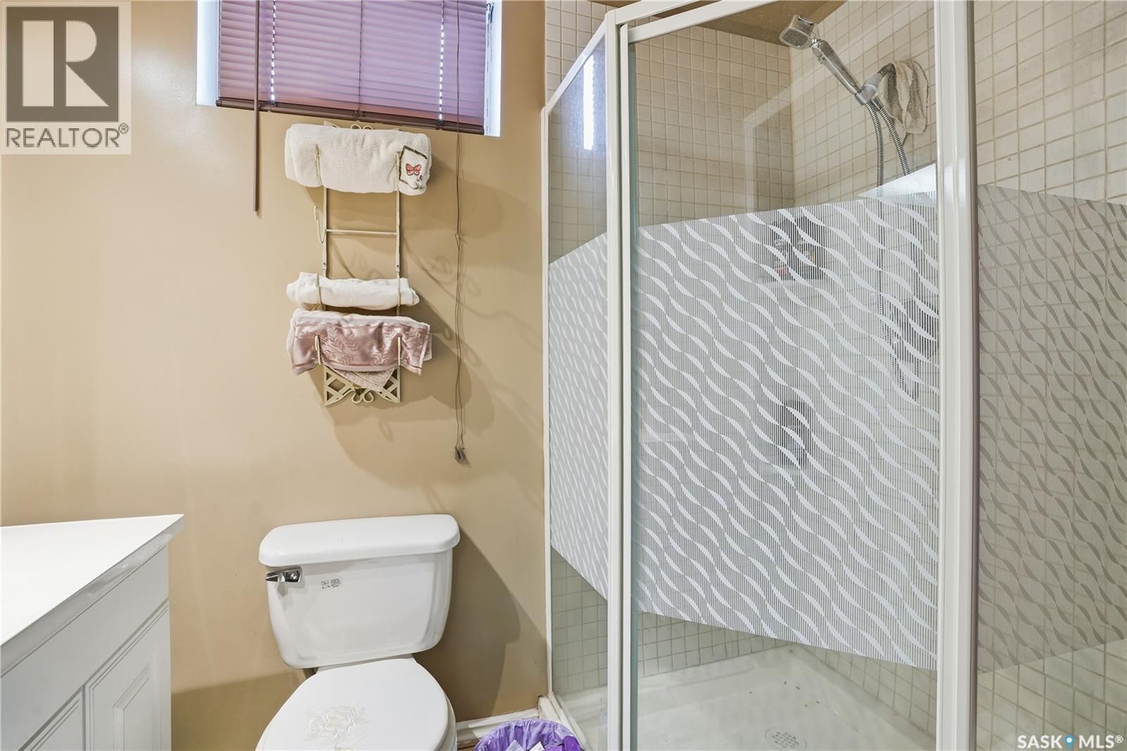 210 Railway Avenue, Mortlach, SK - Indoor Photo Showing Bathroom