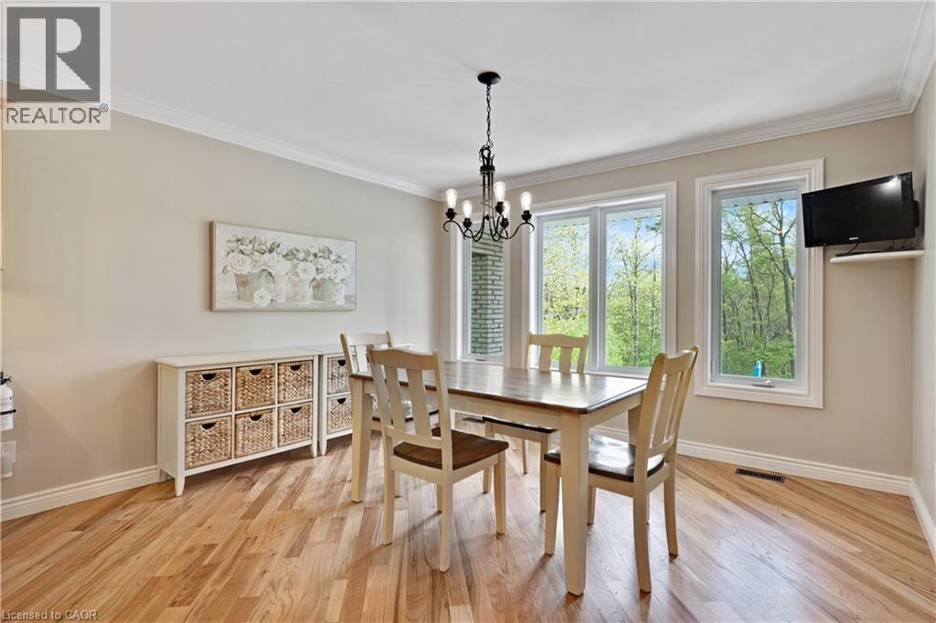 1279 Maple Manor Road, Cambridge, ON - Indoor Photo Showing Dining Room