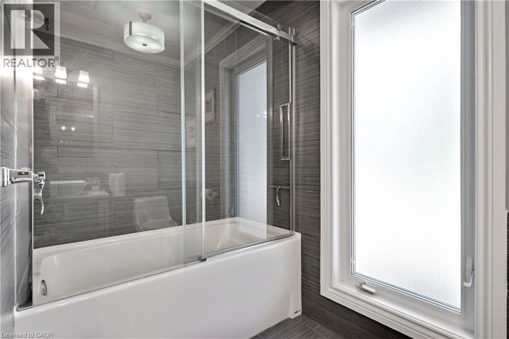 5 piece - 1279 Maple Manor Road, Cambridge, ON - Indoor Photo Showing Bathroom