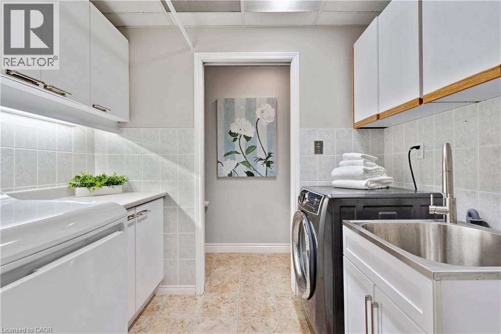 2 piece bath - 1279 Maple Manor Road, Cambridge, ON - Indoor Photo Showing Laundry Room