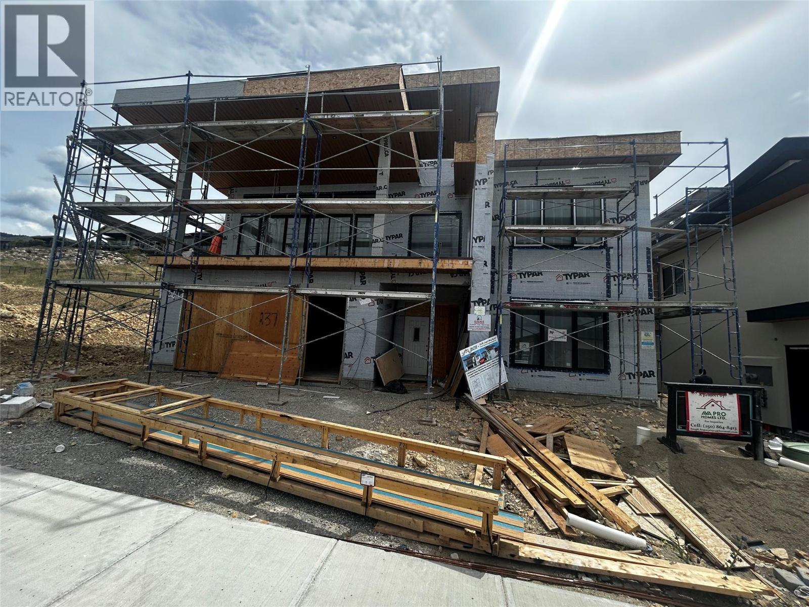 237 Turnberry Street, Kelowna, BC - Outdoor