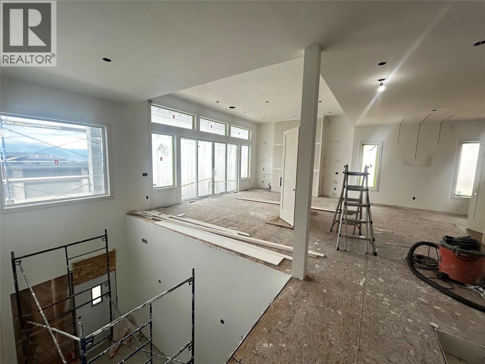 237 Turnberry Street, Kelowna, BC - Indoor Photo Showing Other Room