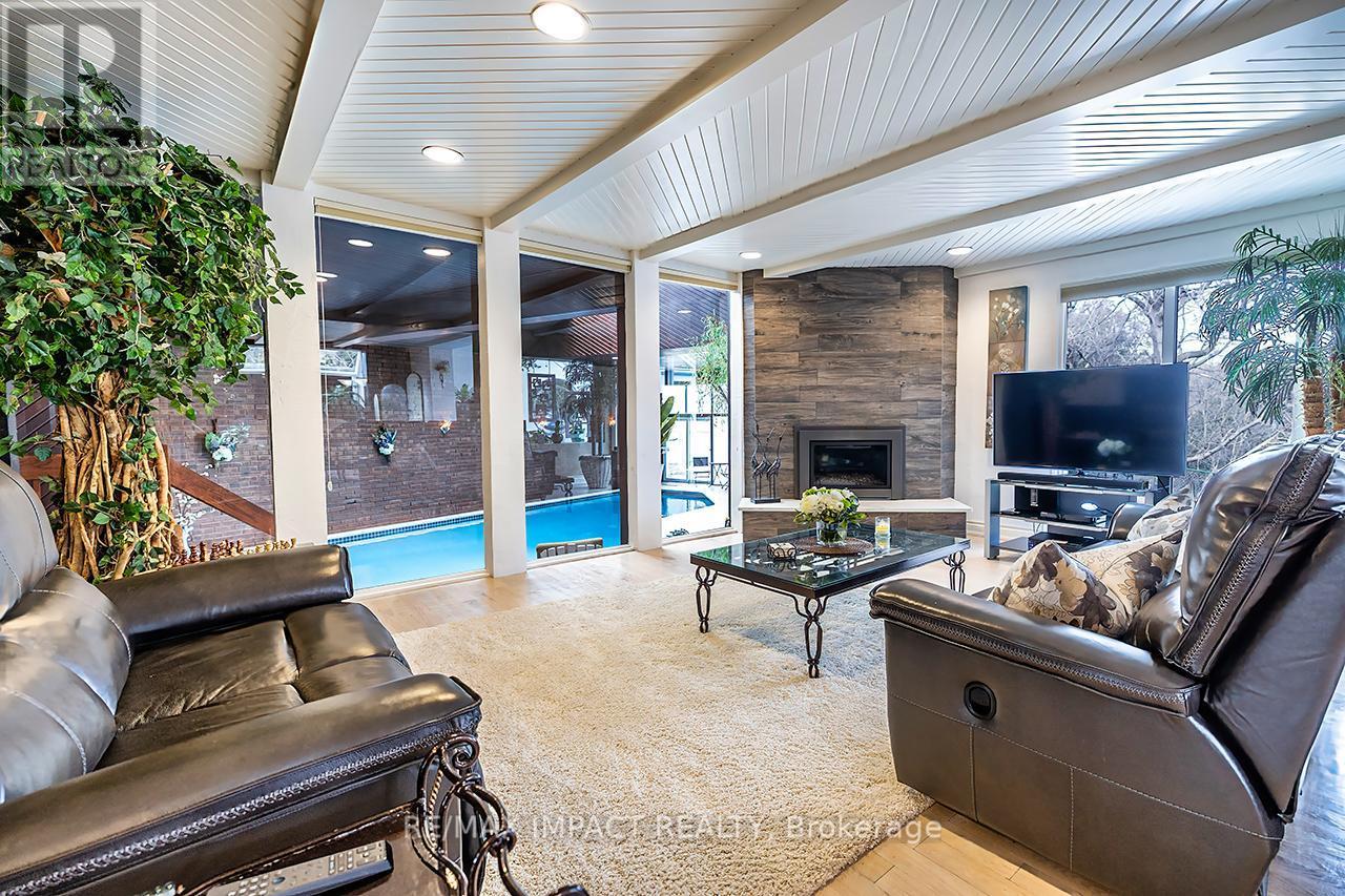 1410 Manitou Drive, Oshawa (Samac), ON - Indoor Photo Showing Living Room With Fireplace