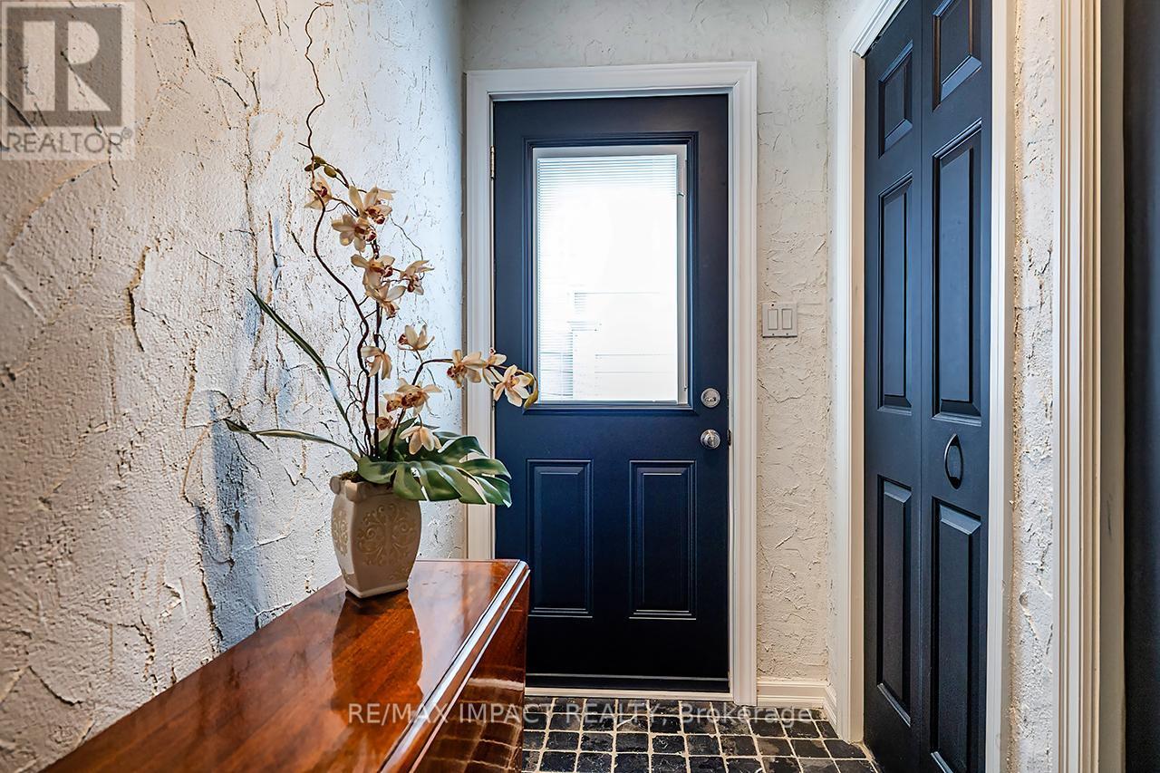 1410 Manitou Drive, Oshawa (Samac), ON - Indoor Photo Showing Other Room