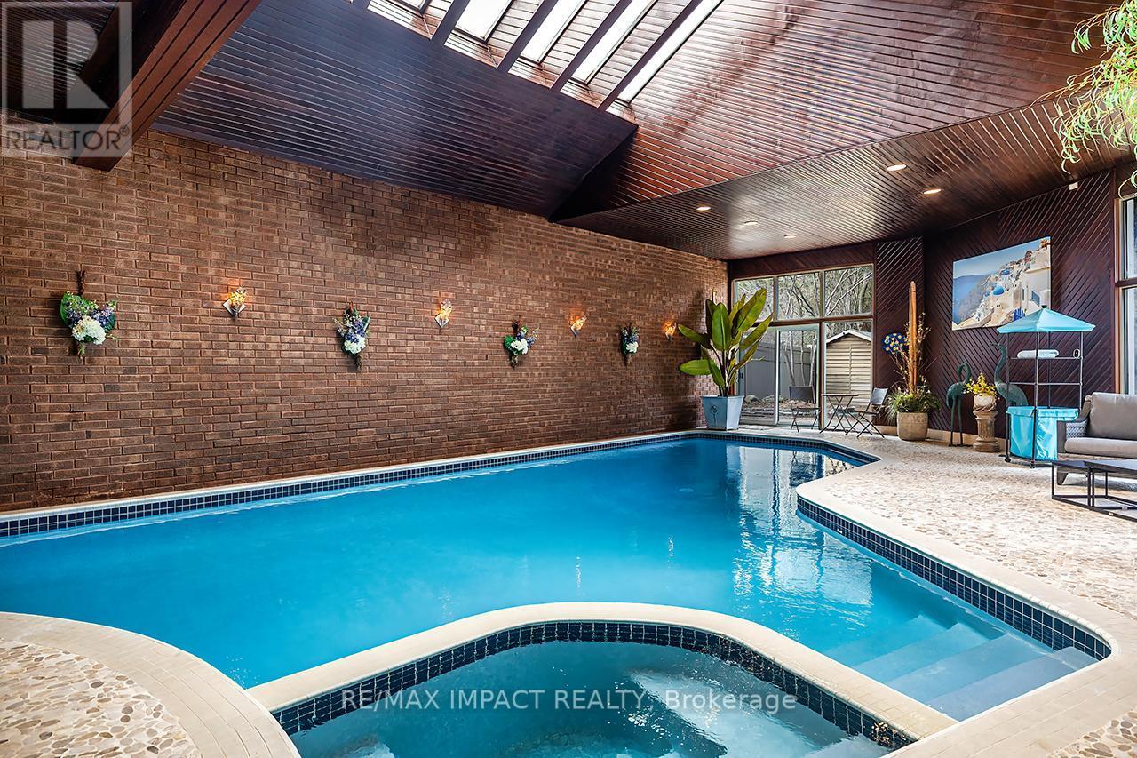 1410 Manitou Drive, Oshawa (Samac), ON - Outdoor With In Ground Pool