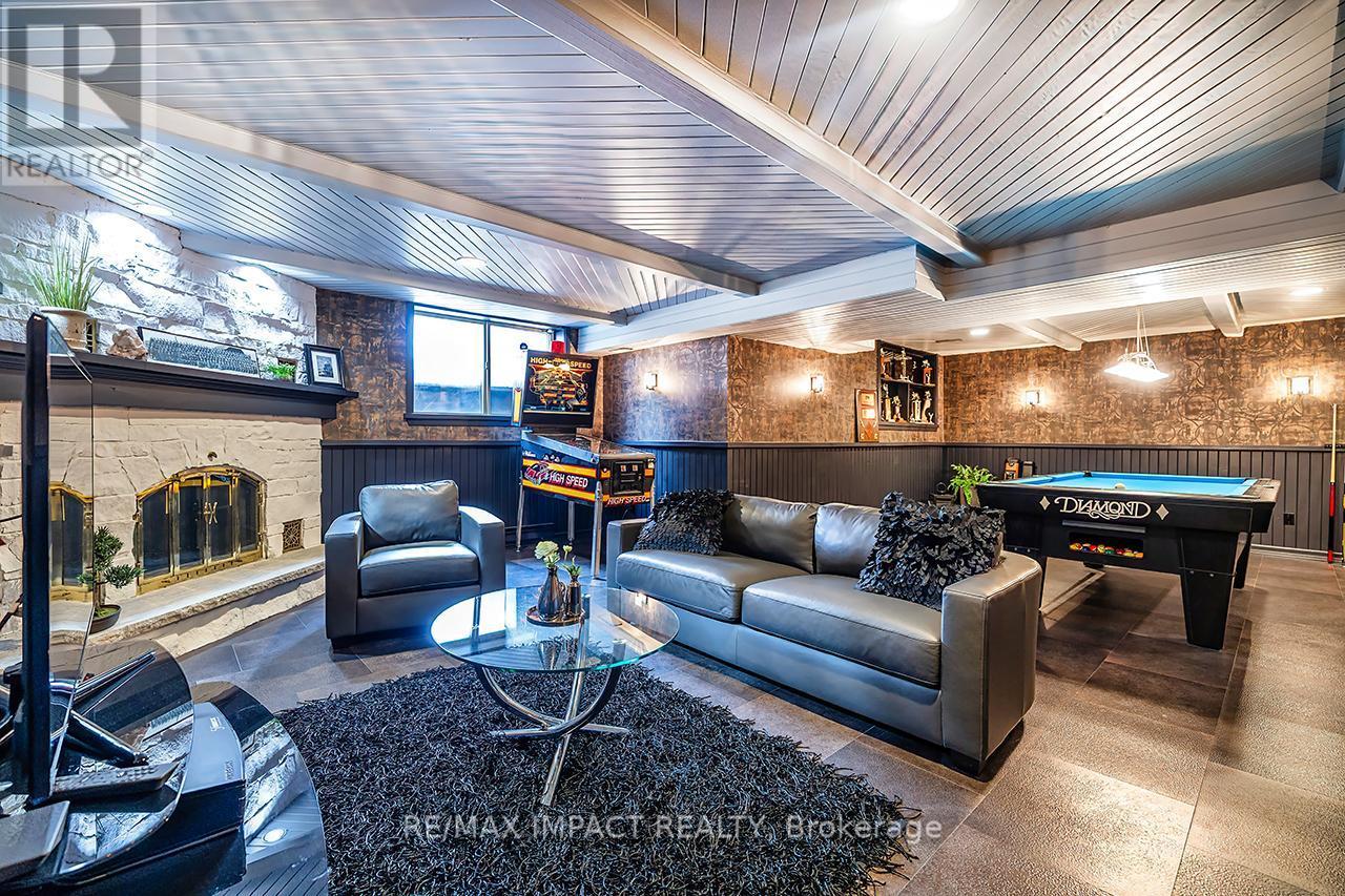 1410 Manitou Drive, Oshawa (Samac), ON - Indoor With Fireplace