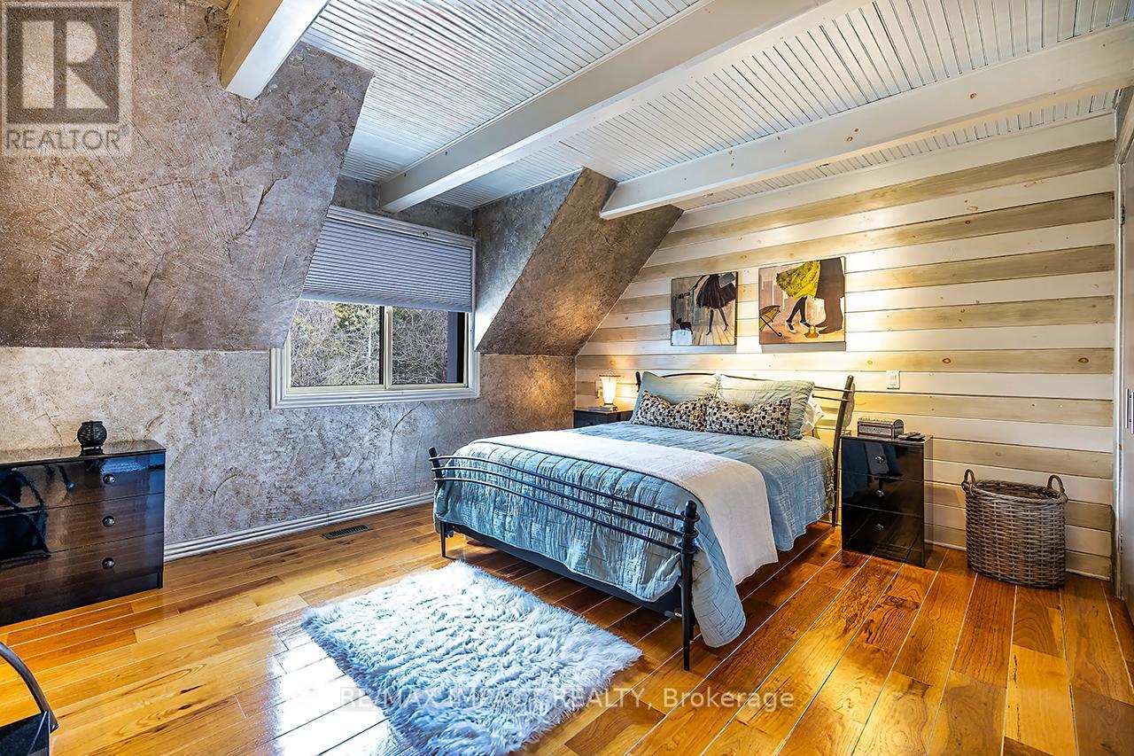 1410 Manitou Drive, Oshawa (Samac), ON - Indoor Photo Showing Bedroom