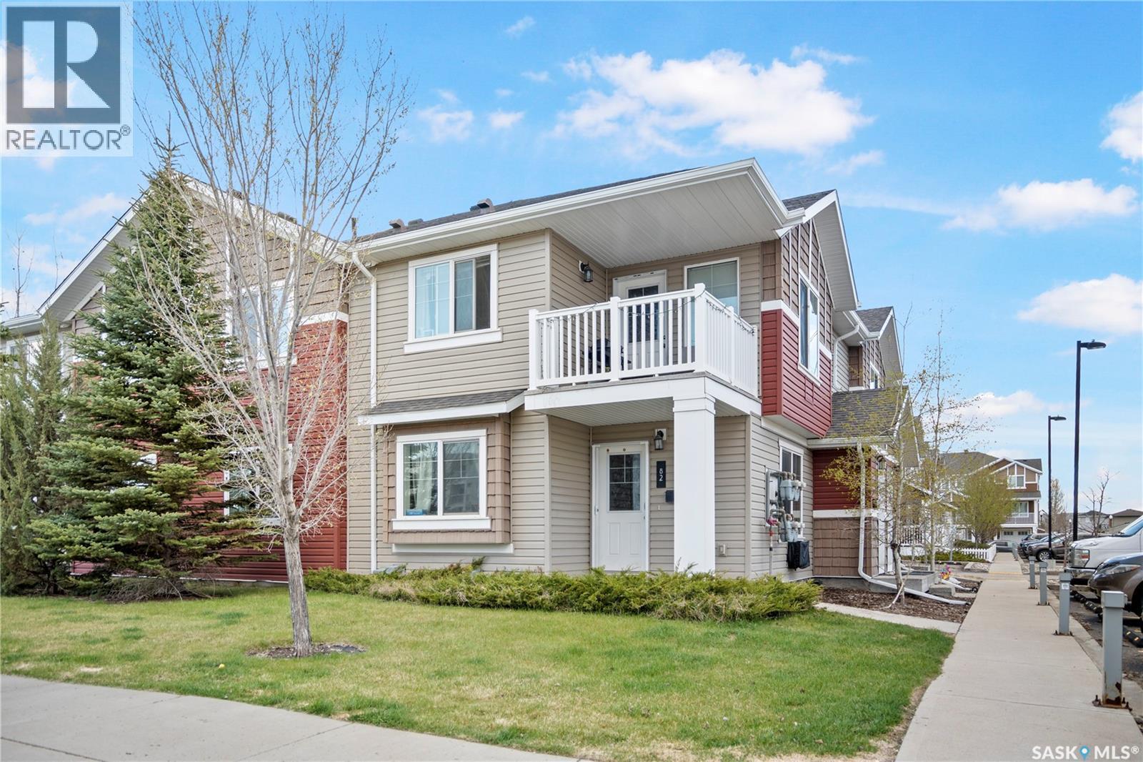 82 5622 Gordon Road, Regina, SK - Outdoor With Facade