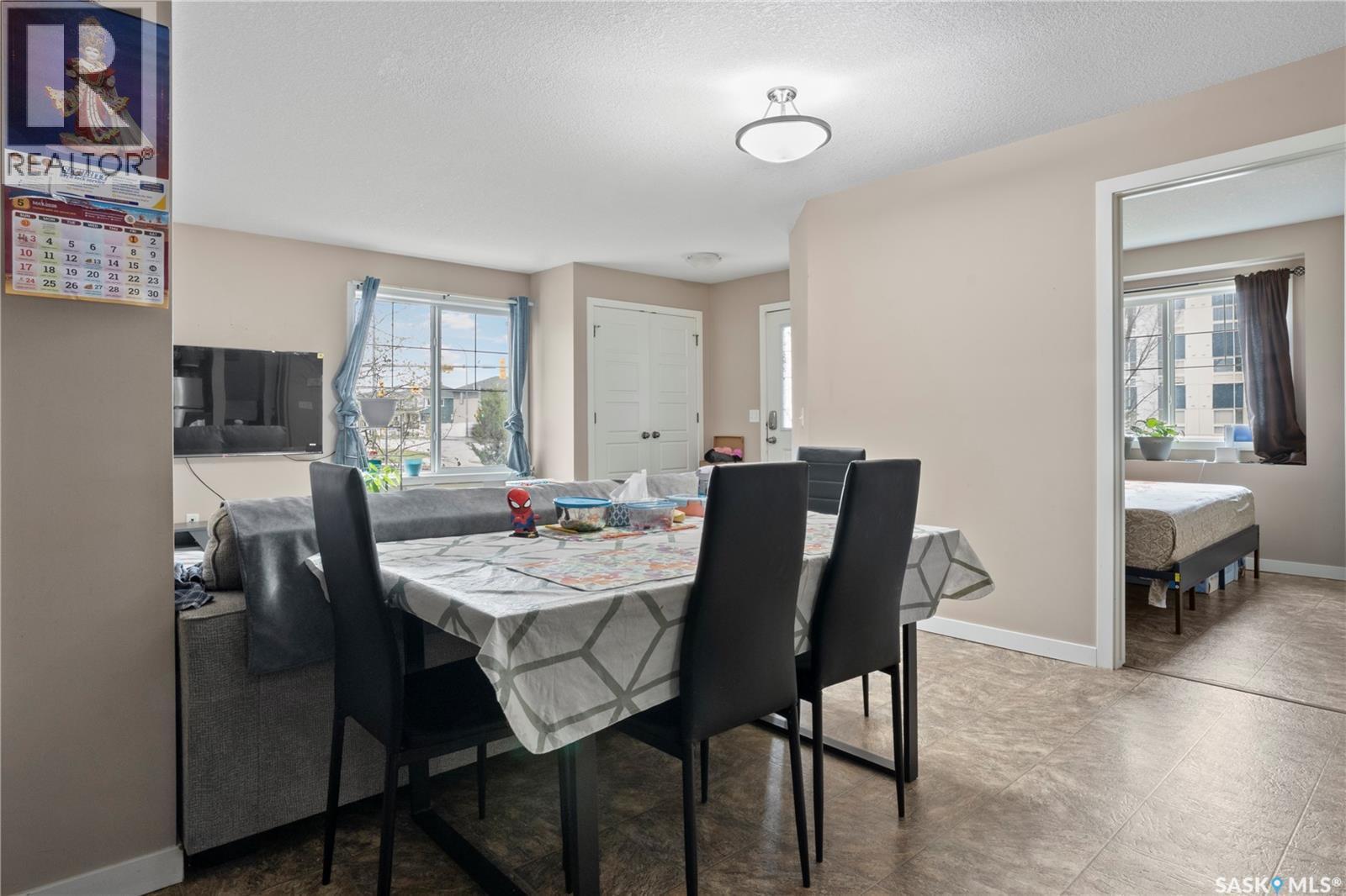 82 5622 Gordon Road, Regina, SK - Indoor Photo Showing Dining Room