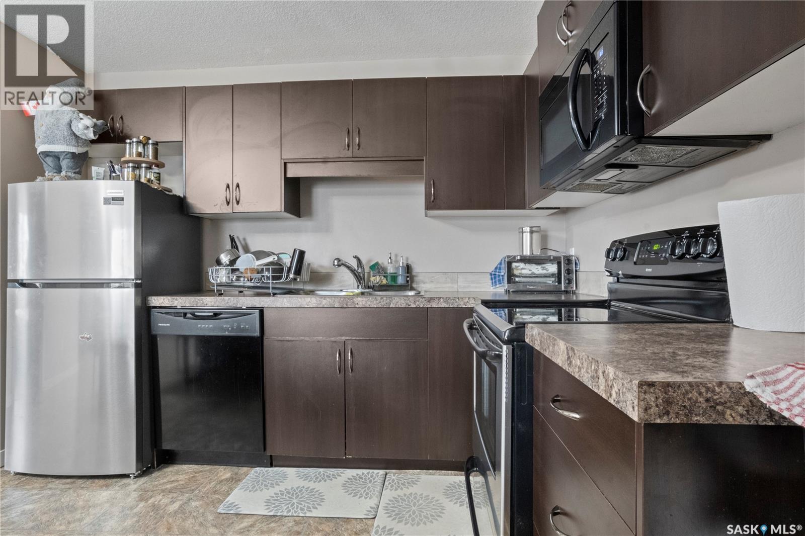 82 5622 Gordon Road, Regina, SK - Indoor Photo Showing Kitchen
