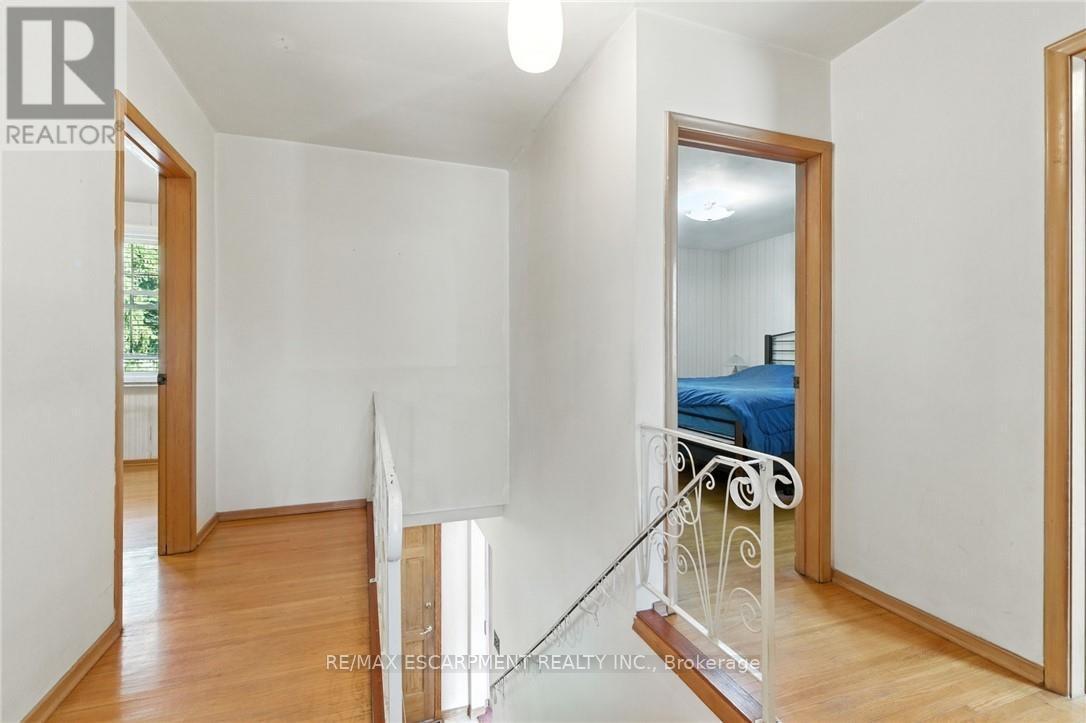 18 Jasper Drive, Hamilton, ON - Indoor Photo Showing Other Room