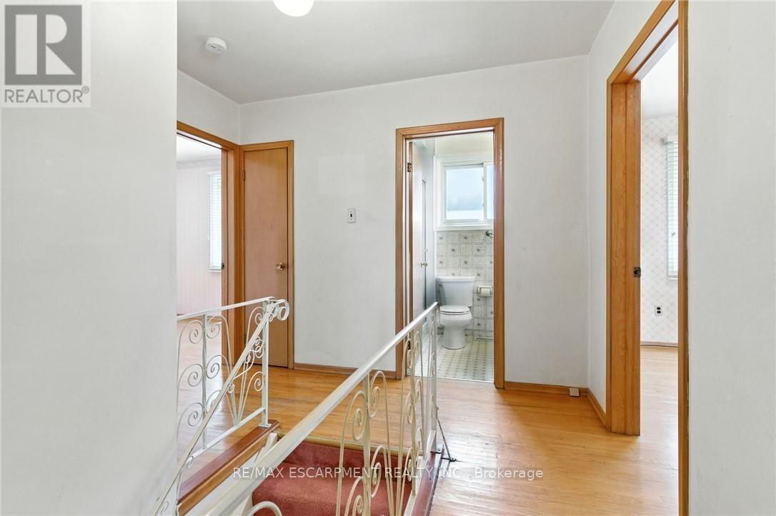 18 Jasper Drive, Hamilton, ON - Indoor Photo Showing Other Room