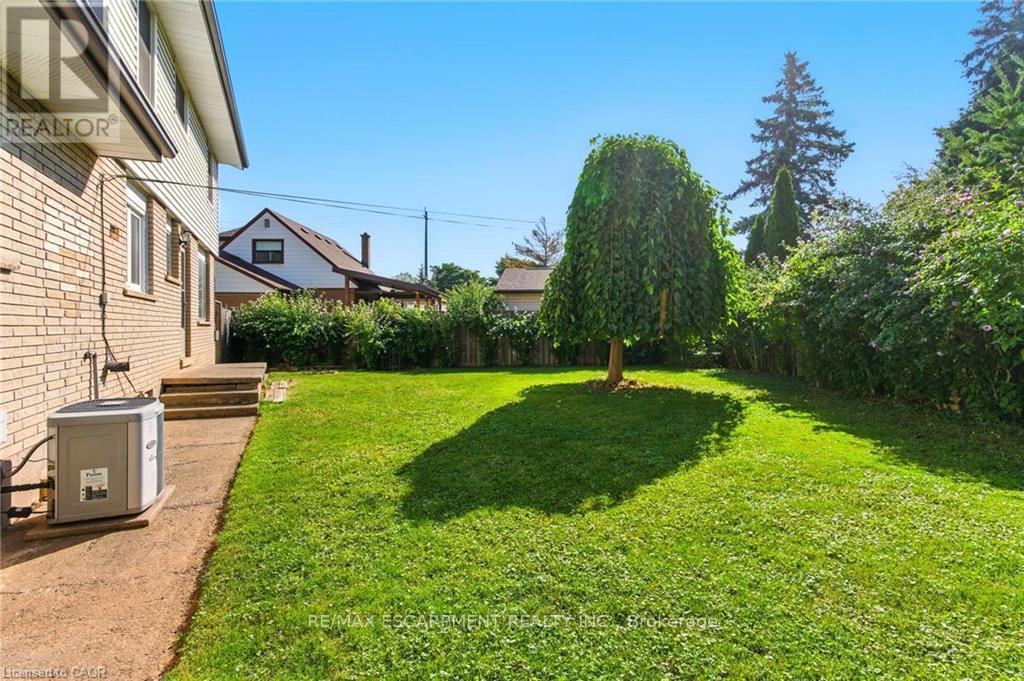 18 Jasper Drive, Hamilton, ON - Outdoor