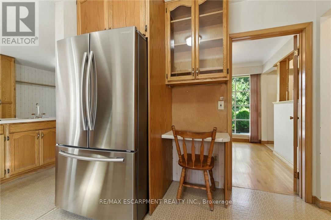 18 Jasper Drive, Hamilton, ON - Indoor