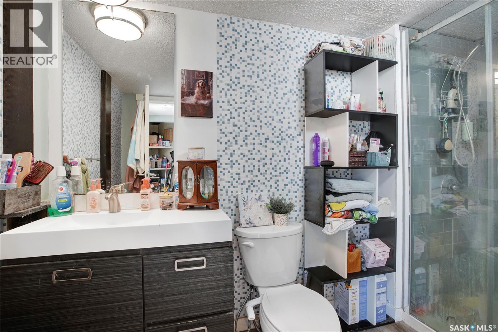 516 1St Street S, Waldheim, SK - Indoor Photo Showing Bathroom